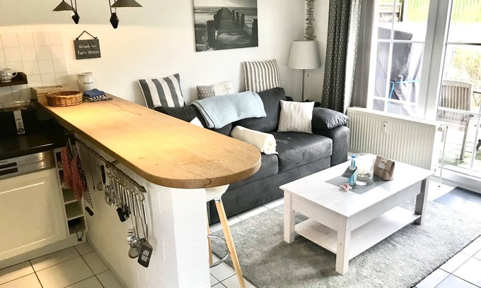 Eiderstedt Apartment | "Welcome to a cozy home away from home - The apartment 'Tante Helene"