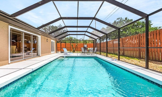 Venice East House | Welcome to A Time for Paws.