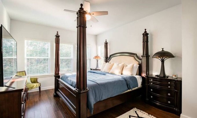 Johnson City House | Welcome to Bar S Ranch House