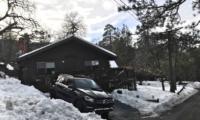 Crestline Cabin | Welcome to BunnyBear Cabin, your mountain getaway!