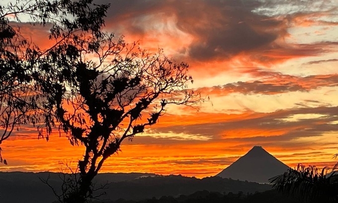 Tronadora House | Welcome to Casa Blanca at Lake Arenal