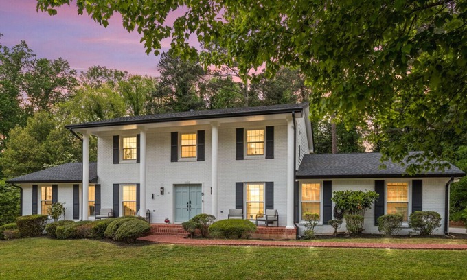 Decatur House | Welcome to Casa Blanca (4 bedroom Luxury Home)