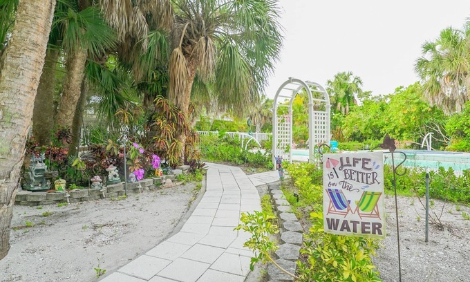 Palm Island House | Welcome to Casa Verde @ Paradise Found! Sunny 2br retreat w/pool on Palm Island