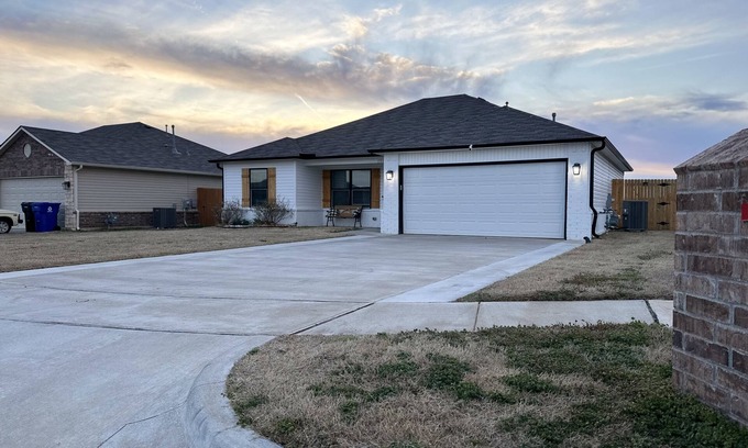 Broken Arrow House | Welcome to Innovators Home Broken Arrow with Large Driveway