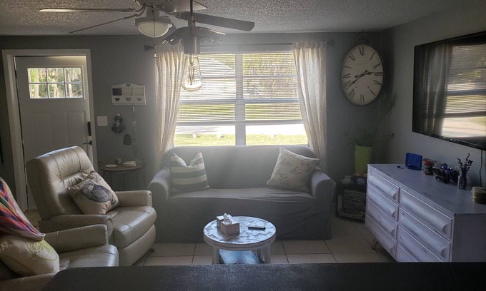 Osprey Village House | Welcome to Lime on Green! I also have a rental CAR listed/available on TURO.COM