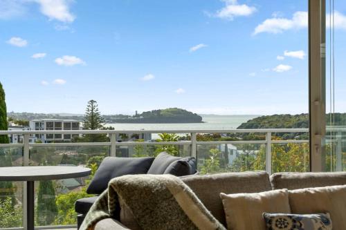 Orakei Villa | Welcome to Luxury Living in CBD Near Mission Bay