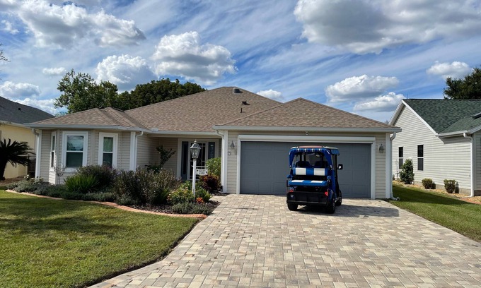 The Villages House | Welcome to Luxury Living in The Villages! Private Pool & Golf Course View