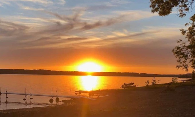 Whitewater Region Cottage | Welcome to Maple Key Trail on the Ottawa River