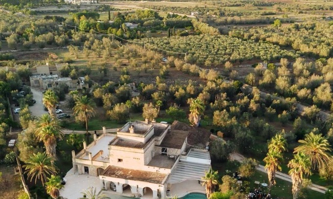 Sanarica Villa | "Welcome to Masseria Quadrelli: an oasis of elegance in the heart of Salento"
