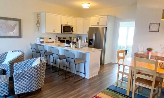 Saint Joseph House | Welcome to MI Vacation Retreat in St. Joseph, Michigan!
