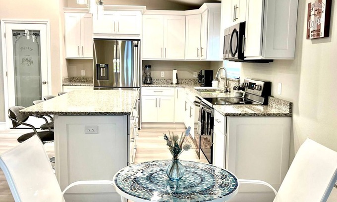 Ocala House | Welcome to our Cardinal house! Lovely and Cozy!