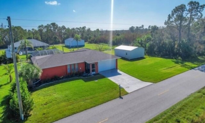Gulf Cove House | Welcome to Our Enchanting Home! Wilderness & Adventure Seekers Welcome!