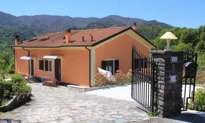 Beverino House | Welcome to our French-speaking friends at "La Collina del Moro"