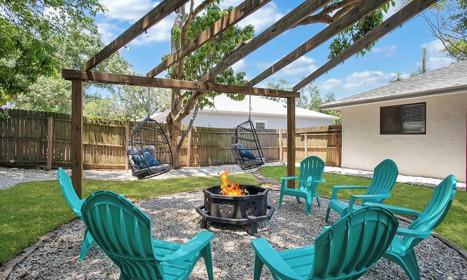 West Bradenton House | Welcome to our gorgeous remodelled home! Near Anna Maria and Bradenton beach.