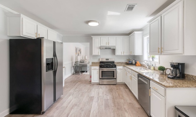 Lawrenceville House | Welcome to our stunning Staycation. New! Pool House/6beds/2.5Ba/Patio/Firepit