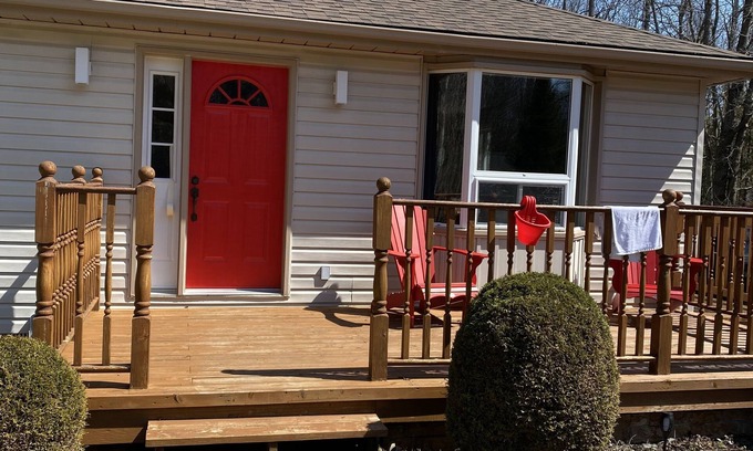 Sauble Beach House | Welcome to Red door cottage! Sauble Beach!