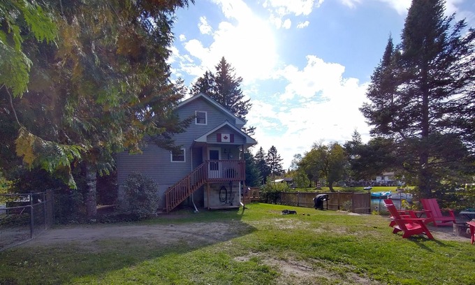 Baddow House | Welcome to Riverside Resort, Fenelon Falls!