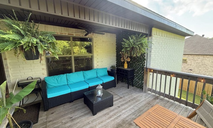 Batesville House | Welcome to Riverwood Retreat – Your Peaceful Hilltop Escape!