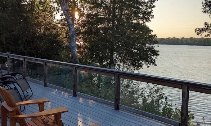 Wellington House | Welcome to the Consecon Ridge