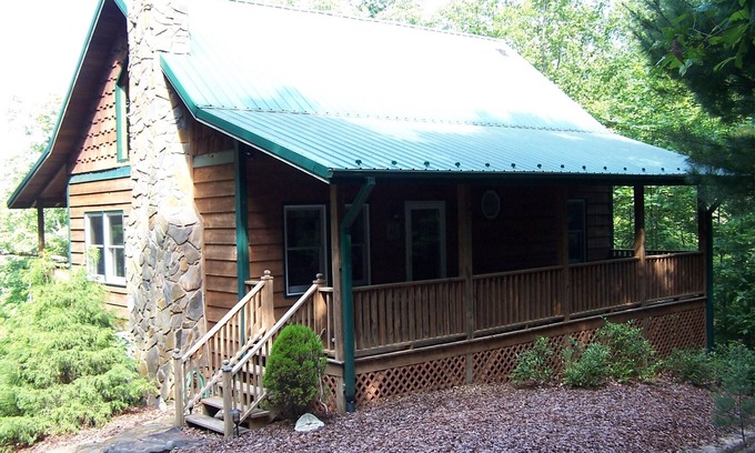 Purlear Cabin | Welcome to the Cozy Moose Cabin- a Romantic Getaway in the High Country! No Pets
