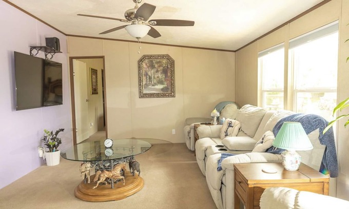 Alexander House | Welcome to the Hill Top HousenComfy 2-bedroom house with WiFi, AC, and more!