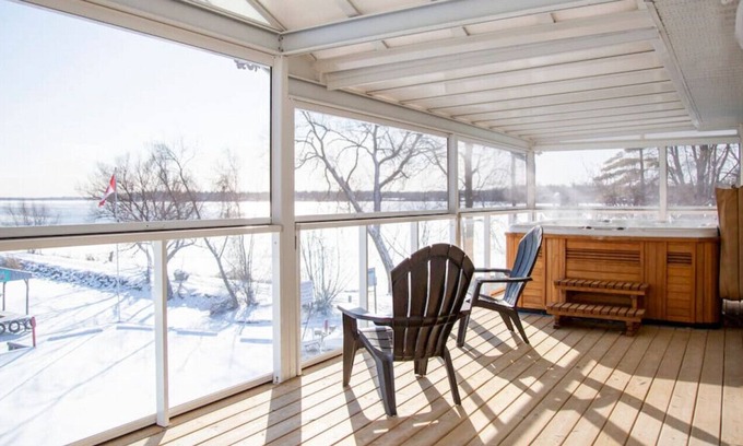 Innisfil House | Welcome to The Lake Loft, your home away from home