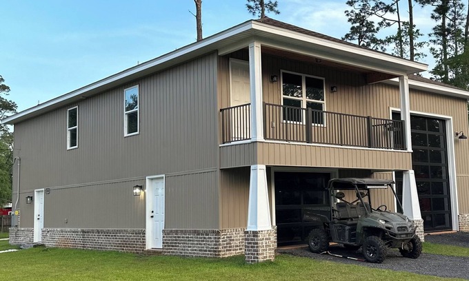 Ono Island House | Welcome to the Nautical Nook. A cozy 1Bd 1Ba home near Beaches and NAS.