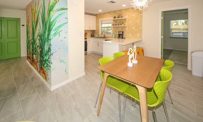 The Lakes House | Welcome to the Pineapple Bungalow in Port Richey!