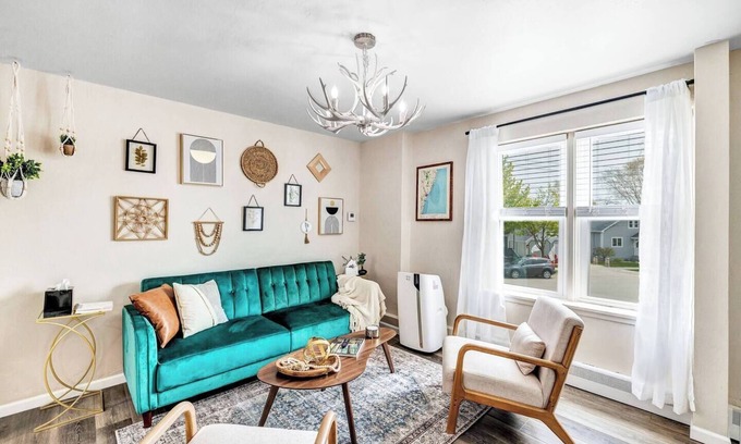 Algoma Apartment | Welcome to The Steele Magnolia! Completely renovated 2 bed/1ba plus bonus futon couch