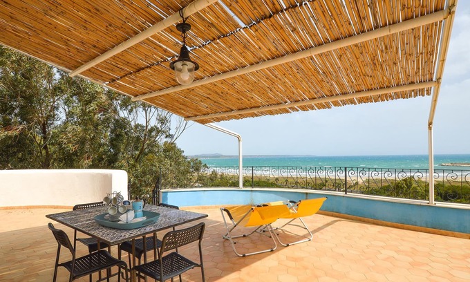 Porto Palo Apartment | Welcome to this apartment with sea view, located just 100 meters from the beach of Portopalo di Menf