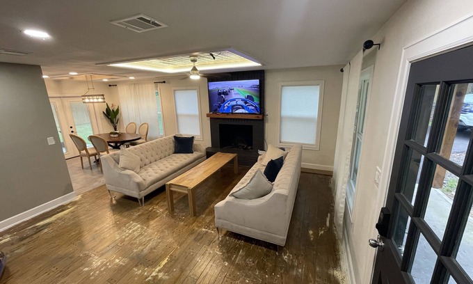 Conroe House | Welcome to this just remodeled country house plenty space for Rv’s boat and dogs