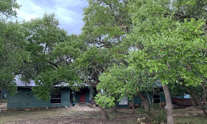 Dripping Springs House | Welcome to Whitetail Ridge.
