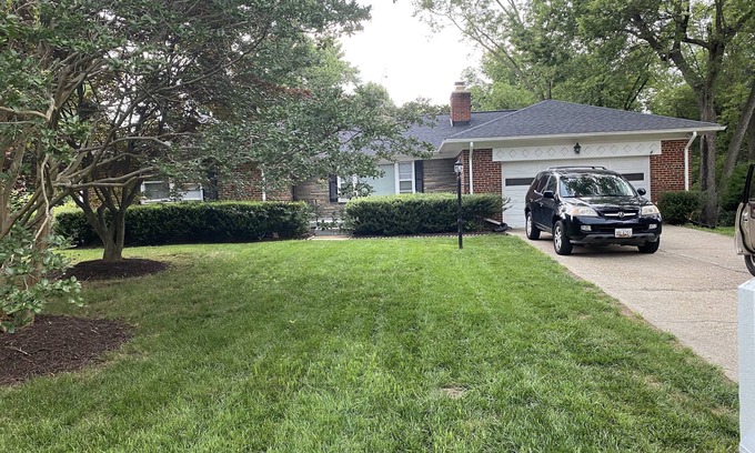 White Oak House | Welcome to your cozy cleaned home with 7 rooms, 10 beds, and 3 full bathrooms