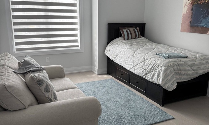Richmond Hill House | Welcome to your luxurious 4 Bedroom/4 Bathroom Home