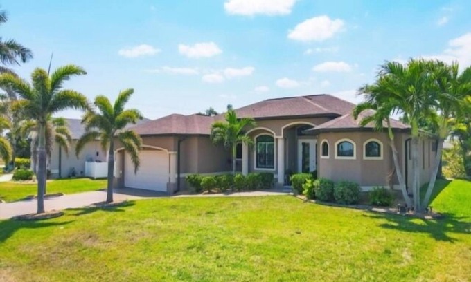 Oakland Hills House | Welcome to your perfect seasonal getaway!