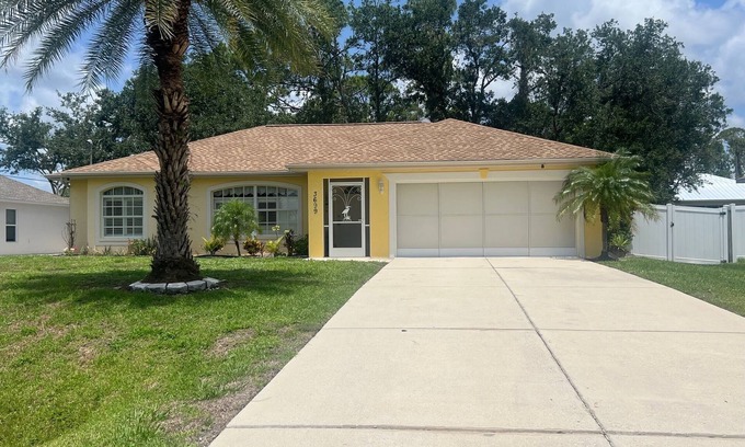 North Port House | Welcoming 3-bedroom house with pool and private yard