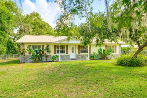 Bartow House | Welcoming Bartow Home Near Family Attractions!