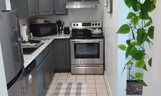 Joplin Condo | Welcoming, Cozy Condo in Convenient, Secure Location. Updated and Pet Friendly!