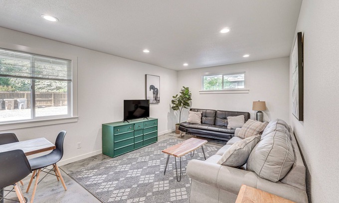 Grants Pass House | Welcoming Grants Pass Retreat - Walk to Park!