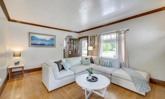 Boardman House | Welcoming Home in Youngstown with Private Backyard!