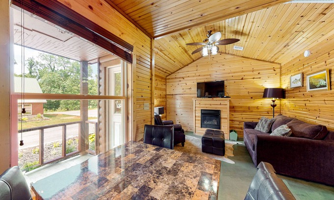 Maysville Cabin | Well-appointed cabins with 2 kitchenettes, grills, patio, electric fireplaces