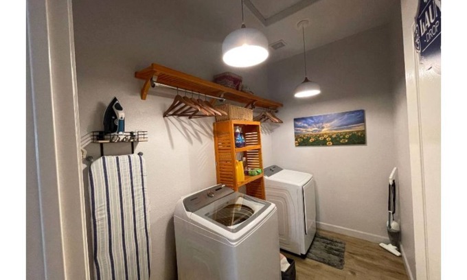 Glendale House | Well appointed home in Glendale with a Private Room with Exclusive Bathroom