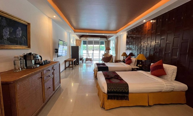 Bang Khla House | Wellness Holistic Longevity Center Riverfront Room