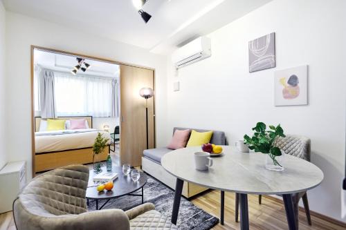 Minamiotsuka Apartment | Wellsquareism Otsuka