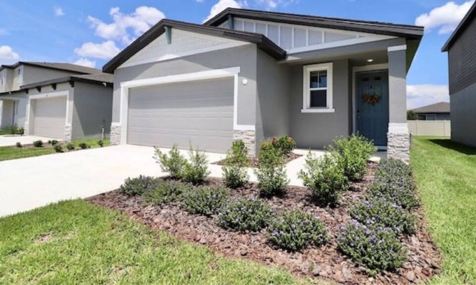 Zephyrhills House | Wesley Chapel-Brand new-bright & spacious home