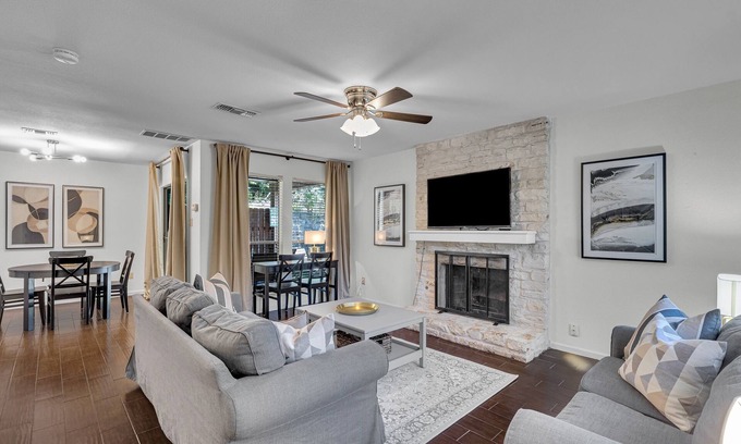 Austin House | West Austin Extended Stay #1 by AustinGetaways