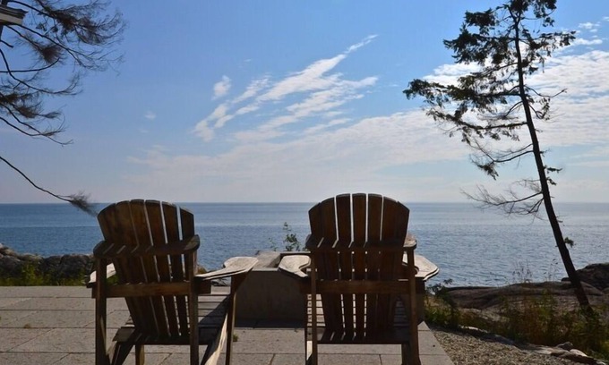 Wilson Creek House | West Coast Comtemporay, low bank ocean front, south facing, built in 2013