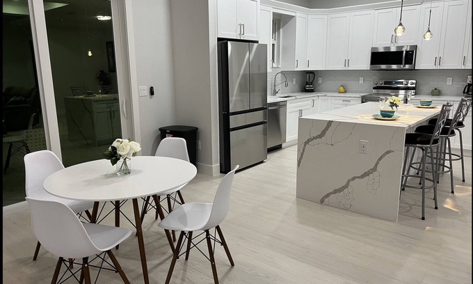 Lehigh Acres House | West Coast Home