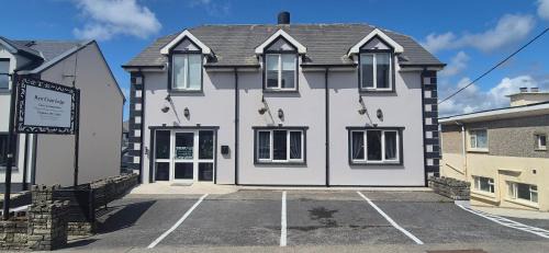 Lahinch House | West Coast Lodge