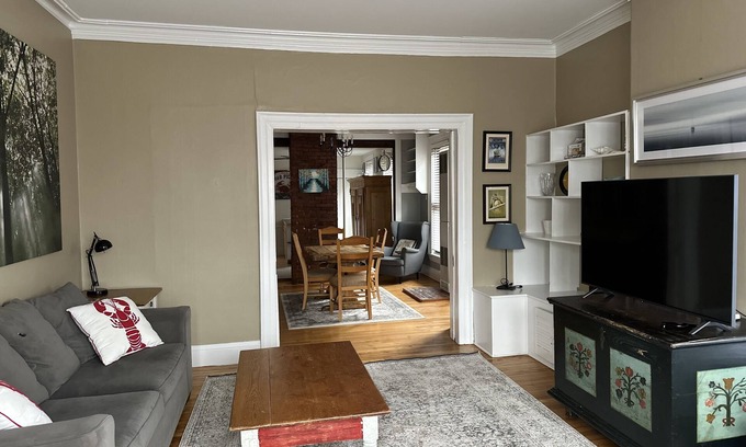 Parkside Apartment | West End 2nd Floor Apartment 762 Congress Street